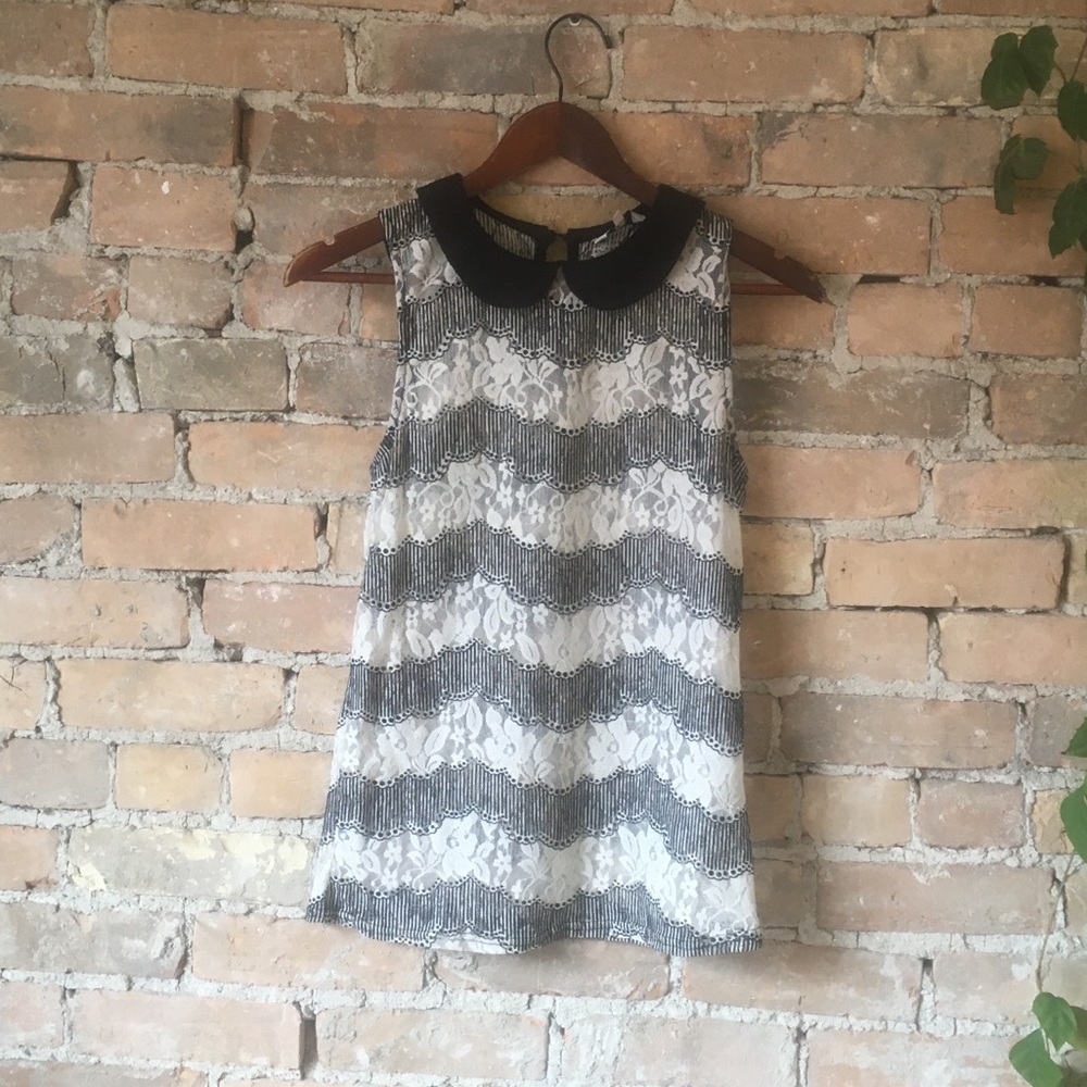 B&W Collard Sleeveless Top by New Look